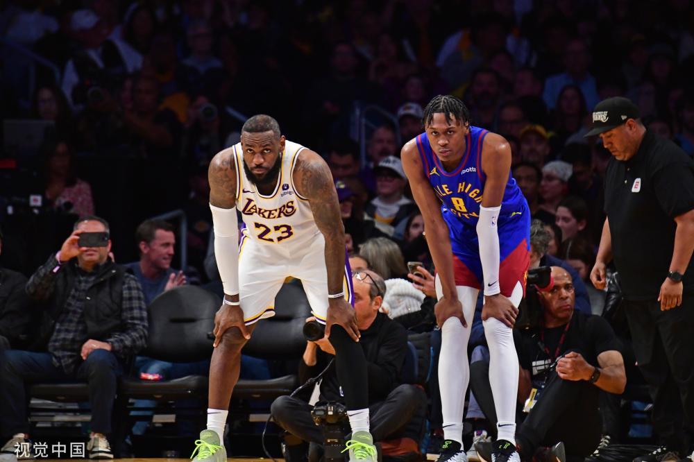 他在场上的 他在场上的